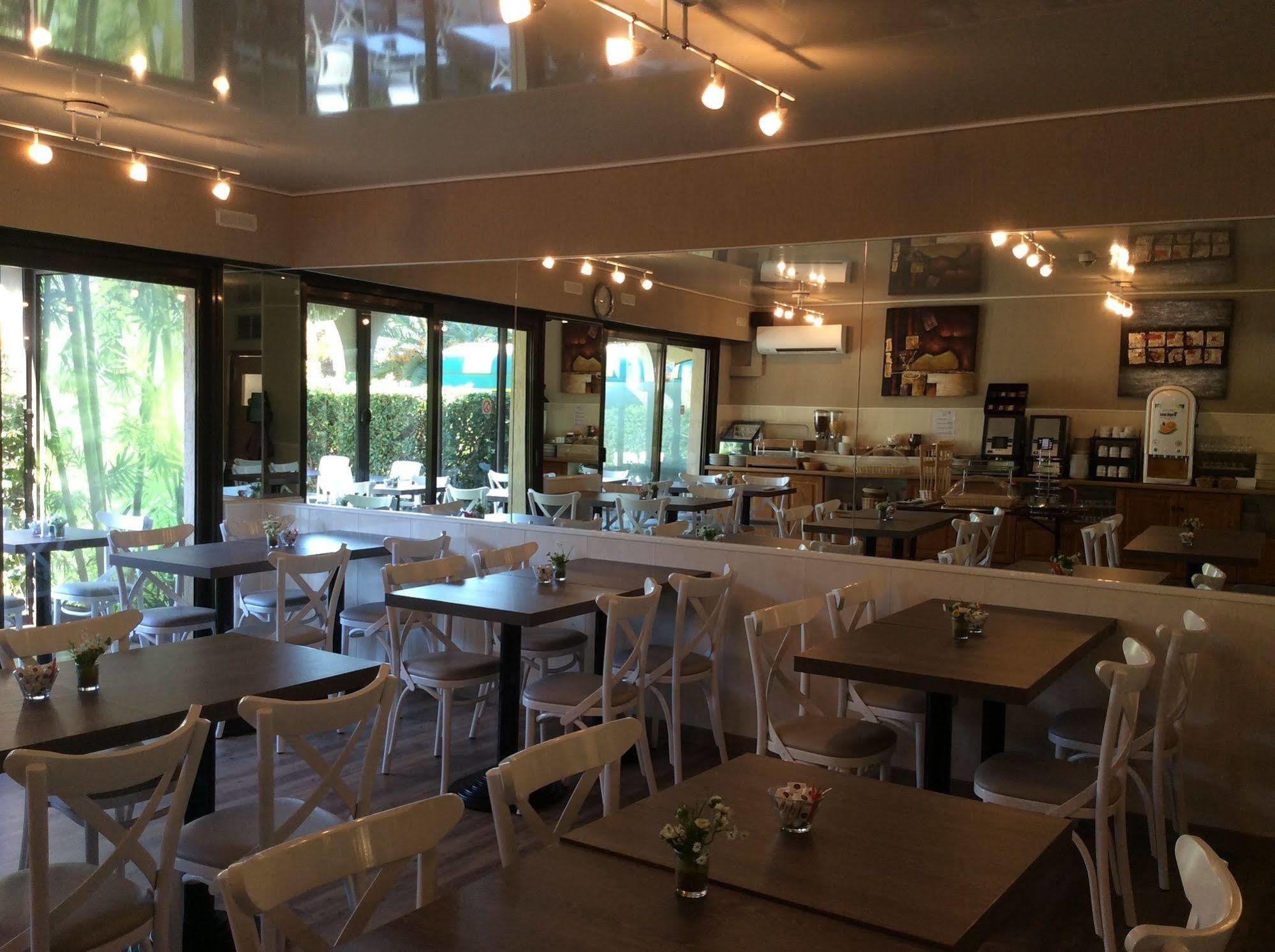 Hotel Bahia Villeneuve-Loubet Eksteriør billede